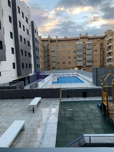 Piso en alquiler en Centro - Cáceres de 2 habitaciones con terraza y piscina
