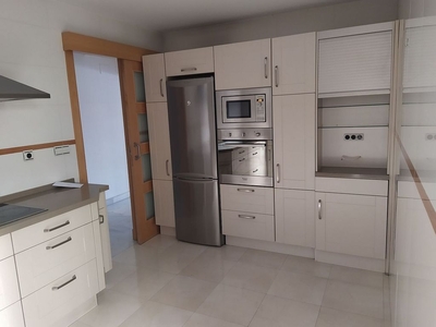 Piso en alquiler en Norte de 3 habitaciones con piscina y garaje