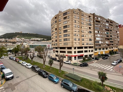 Piso en alquiler en Peñamefecit - Avda Barcelona de 3 habitaciones con muebles y balcón
