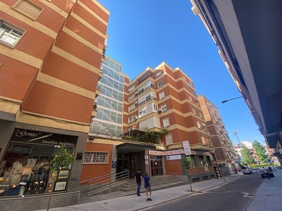 Piso en alquiler en Santa Marina - La Paz de 3 habitaciones con muebles y calefacción