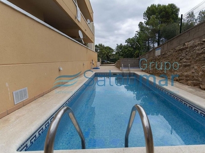 Piso en venta en Cap Salou de 3 habitaciones con terraza y piscina