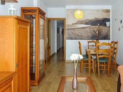 Piso en venta en Puerto de Mazarrón de 3 habitaciones con terraza y garaje