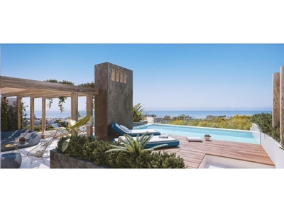 Villa pareada de lujo con 4 dormitorios y vistas al mar en Marbella