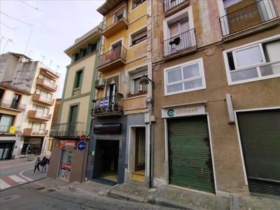 Venta Piso Arbúcies. Piso de tres habitaciones en Calle Prat Marcet. A reformar segunda planta con terraza