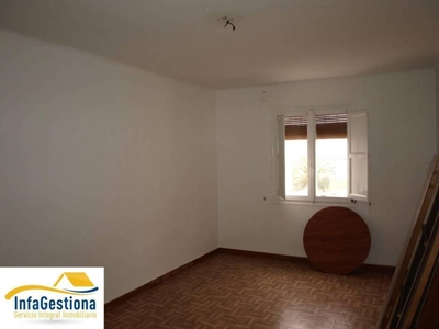 Venta Piso Valdepeñas. Piso de dos habitaciones A reformar