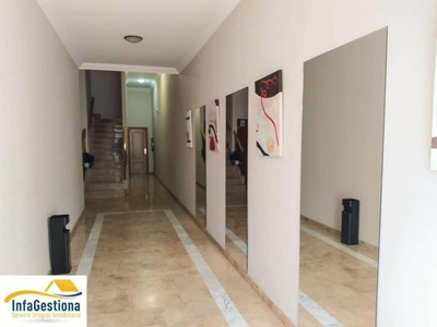 Venta Piso Valdepeñas. Piso de dos habitaciones Buen estado con terraza