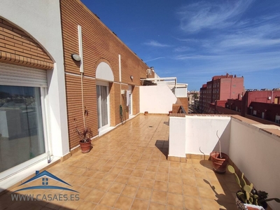 Alquiler de ático con terraza en Oliveros, Altamira, Barrio Alto (Almería)