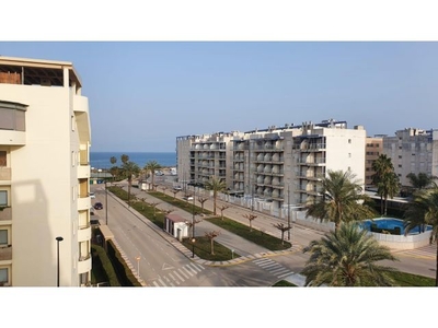 Apartamento de diseño con preciosas vistas al mar situado en 3ª línea playa Daimús,