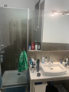 Comoda Habitación con baño privado en Moncloa por un me