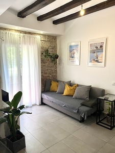 Cozy bright apartment near beach Barceloneta