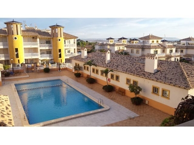 Precioso apartamento en zona privilegiada de La Marina en Elche a tan sólo 23 Km. de Alicante. A 300