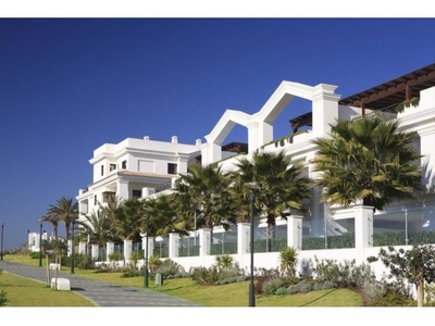 PRIMERA LINEA DEL MAR, APARTAMENTO EN DONCELLA BEACH, ESTEPONA