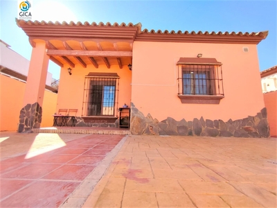 Venta de casa con terraza en Chiclana de la Frontera, Tejarejo