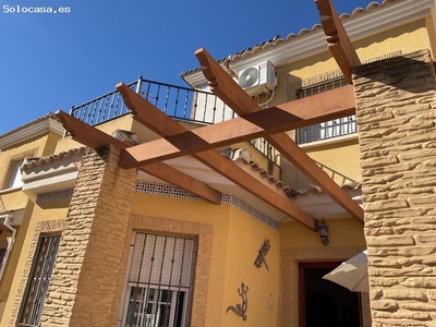 VILLA INDEPENDIENTE CON PISCINA COMUNITARIA - ZONA LO CRISPIN, ALGORFA -