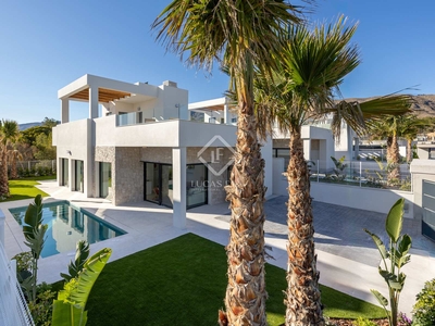 Casa / villa de 319m² con 94m² terraza en venta en Finestrat