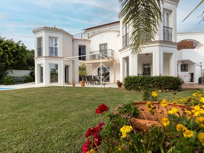 Casa / villa de 412m² en venta en Estepona Puerto