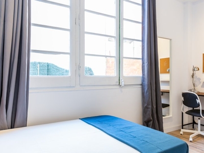 Habitación en apartamento de 5 dormitorios en L'Hospitalet de Llobregat