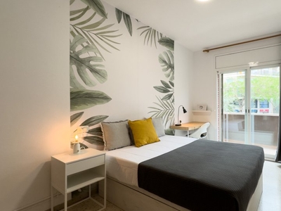 ¡Habitaciones en alquiler en un apartamento de 5 dormitorios en Barcelona!