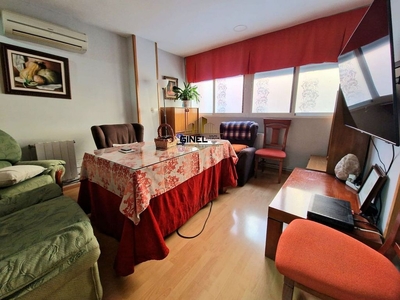Piso en venta en Peñamefecit - Avda Barcelona de 4 habitaciones con garaje y balcón