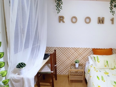 Se alquila habitación en piso de 4 dormitorios en Aluche, Madrid