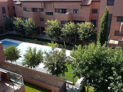 Venta de dúplex en calle Romero de 3 habitaciones con terraza y piscina