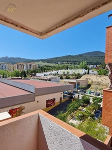 Venta de piso en Valdeastillas - Fuentezuelas de 4 habitaciones con terraza y garaje