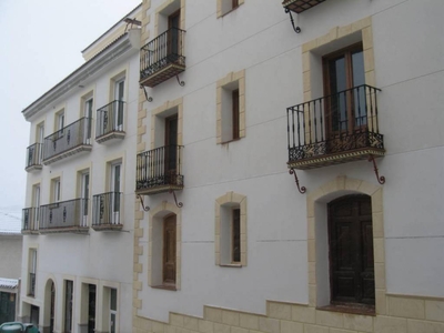 Venta Piso Santiago-Pontones. Piso de dos habitaciones en Postigos 2. Primera planta con terraza