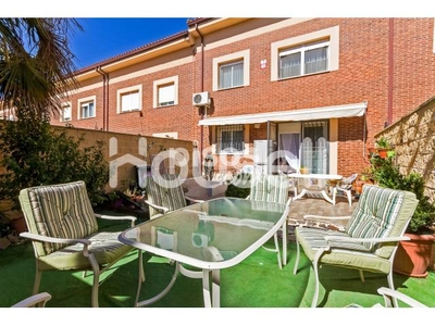 Casa en venta en Calle de Alejandro Casona, cerca de Calle de Dámaso Alonso