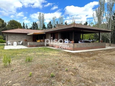 Chalet unifamiliar en venta en Calle Pd Afueras Huesca