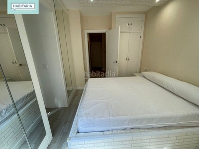 Alquiler ático duplex de 1 dormitorio con dos terrazas amueblado en Málaga