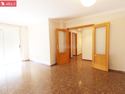 Alquiler piso centrico con ascensor en Pla dels Aljubs Pobla de Vallbona (la)