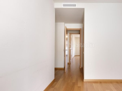 Alquiler piso en calle carreras candi 62-6 piso con 2 habitaciones con ascensor, calefacción y aire acondicionado en Barcelona