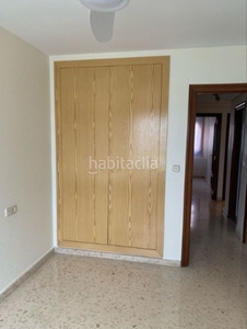 Alquiler piso en plaza bohemia 16 piso con 4 habitaciones amueblado con ascensor, parking y aire acondicionado en Murcia