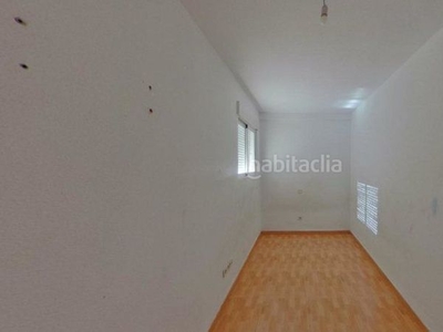 Apartamento en calle de tomás esteban apartamento con 2 habitaciones con ascensor y calefacción en Madrid