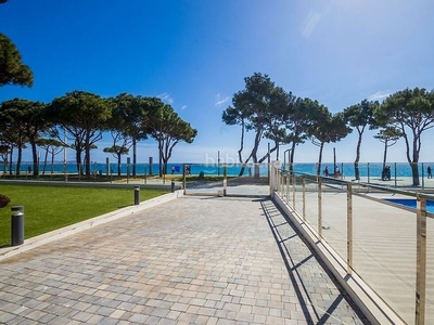 Apartamento obra nueva frente al mar en playa de aro en Girona