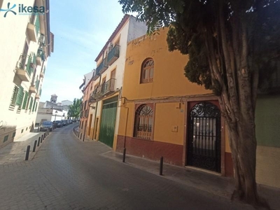 Casa con terreno en Jaén
