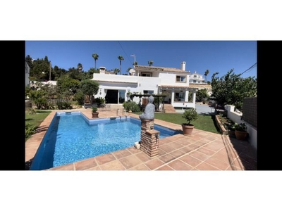 Chalet independiente, en zona muy exclusiva de Estepona.