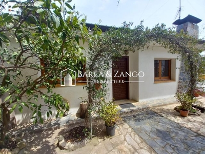 Encantadora casa con gran jardín en venta en Sant Cebrià de Vallalta