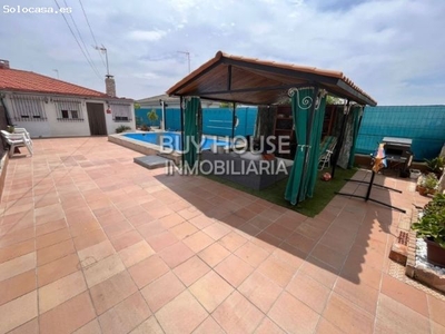 INMOBILIARIA BUY HOUSE VENDE CHALET PAREADO EN EL VISO DE SAN JUAN