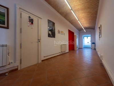 Planta baja vivienda de 245 m² con patio de 70 m² en el centro en Sabadell