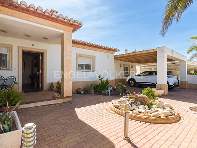 Preciosa casa con piscina en Beniarbeig