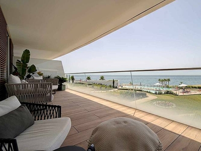 The Edge Lujoso apartamento con vistas al mar