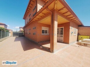 Alquiler casa amueblada piscina Carranque