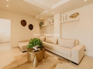 Apartamento en venta en Elviria, Marbella