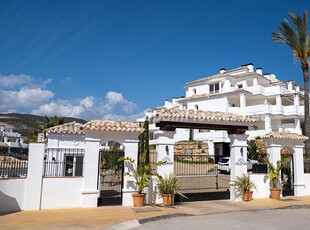 Apartamento en venta en Nueva Andalucía, Marbella