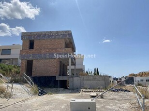 Casa independiente en venta en La Duquesa, Manilva