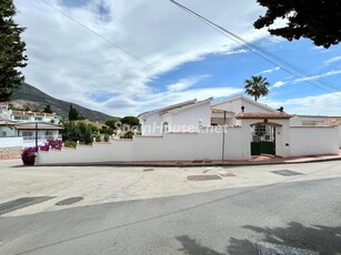 Chalet en venta en Benalmádena