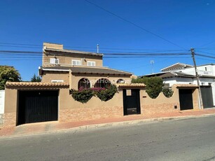 Chalet independiente en venta en Los Balcones - Los Altos del Edén, Torrevieja
