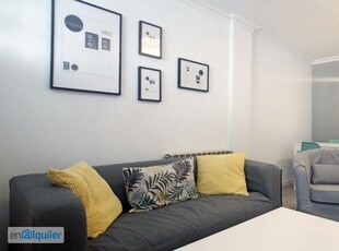 Moderno apartamento de 4 dormitorios en alquiler en Aluche.