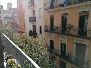 Piso de tres habitaciones 95 m², Barcelona